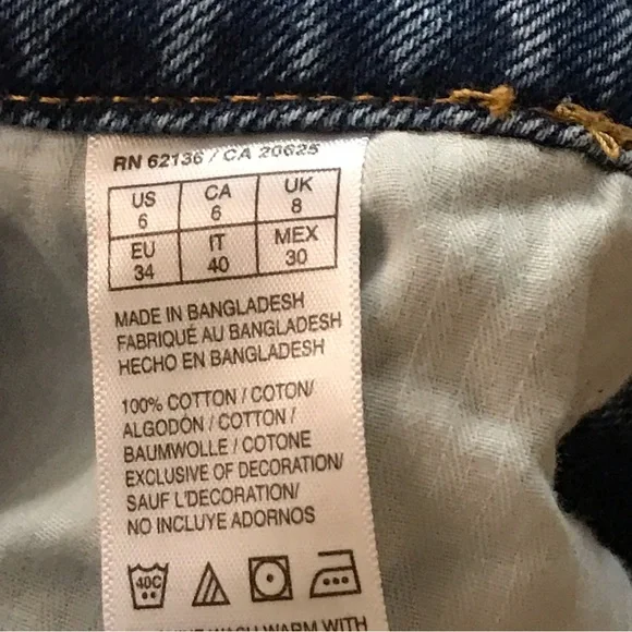 NWOT Guess Women’s LA Monogram Denim Shorts Size 6 - Picture 6 of 6